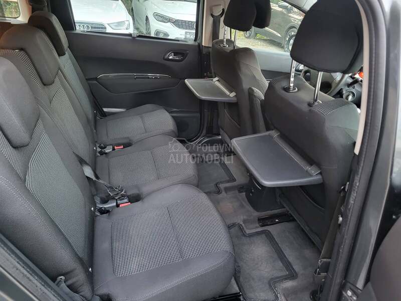 Peugeot 5008 1.6 eHDI 7sedista