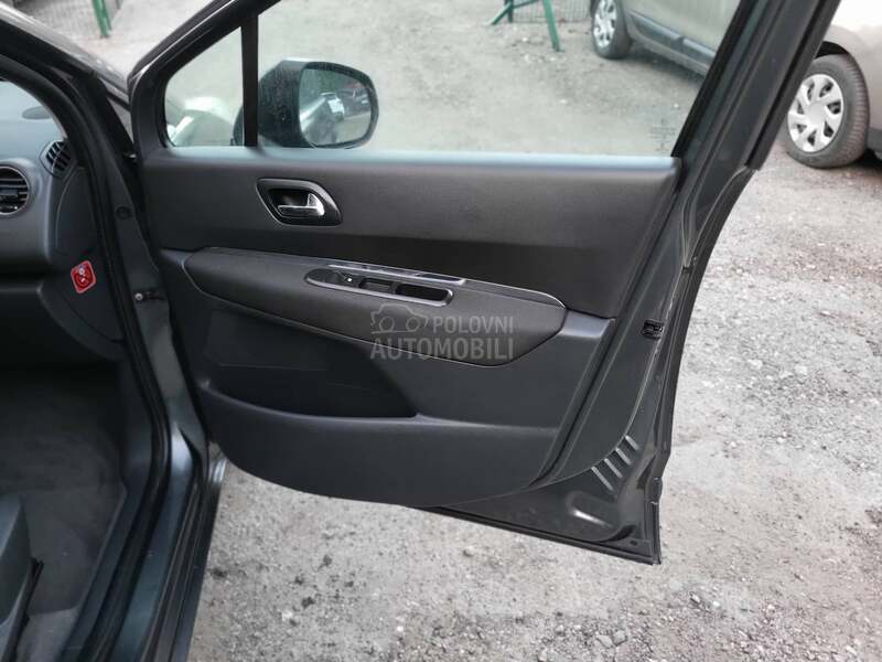 Peugeot 5008 1.6 eHDI 7sedista