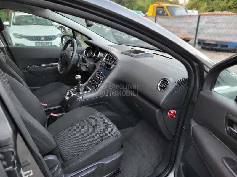 Peugeot 5008 1.6 eHDI 7sedista