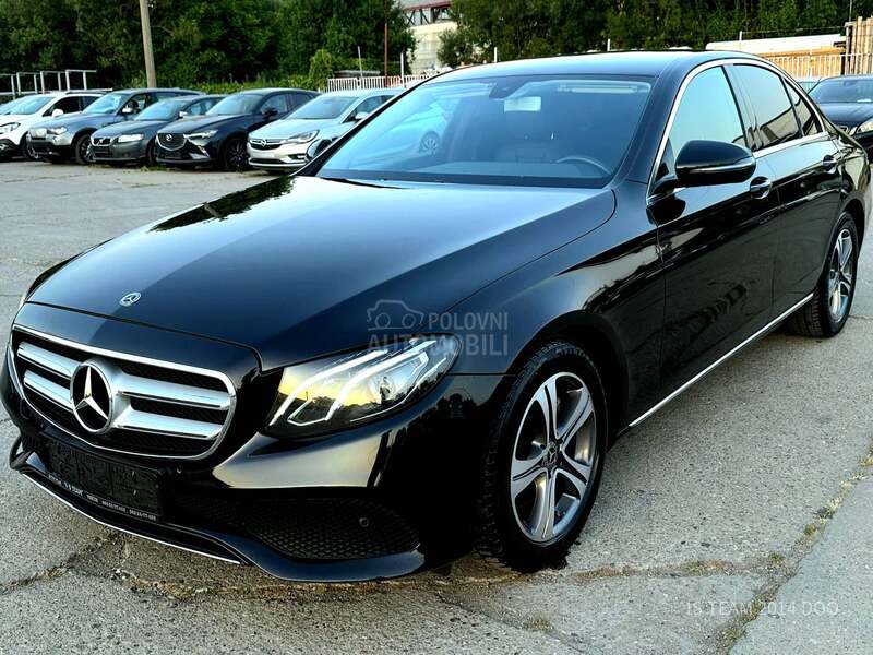 Mercedes Benz E 220 CDI 4MATIC PREMIUM