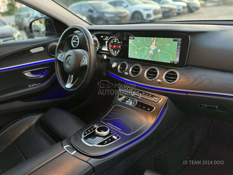 Mercedes Benz E 220 CDI 4MATIC PREMIUM