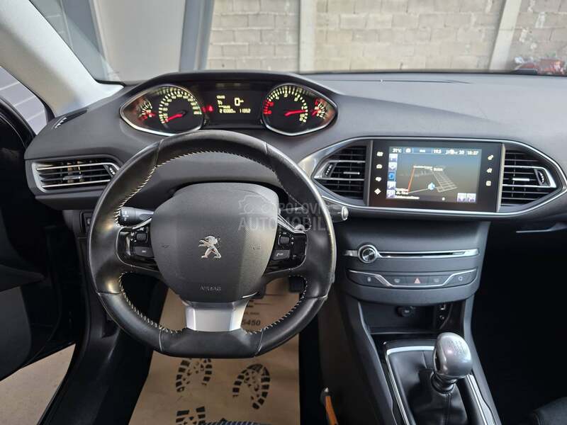 Peugeot 308 1.6 HDI PANO