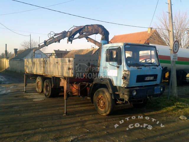 TAM 190 sa dizalicom HAK 12