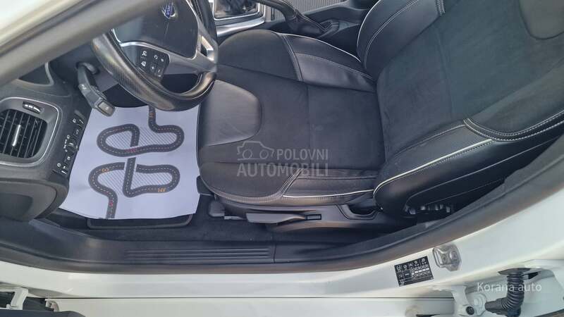 Volvo V40 1.6 HDI R- DESIGN