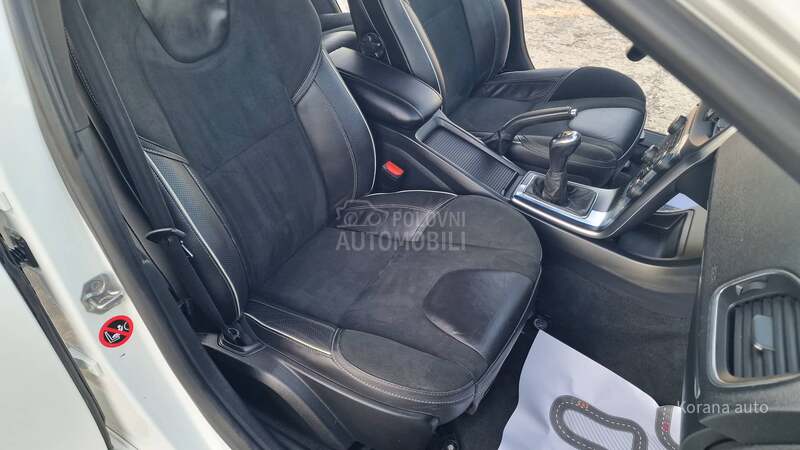 Volvo V40 1.6 HDI R- DESIGN