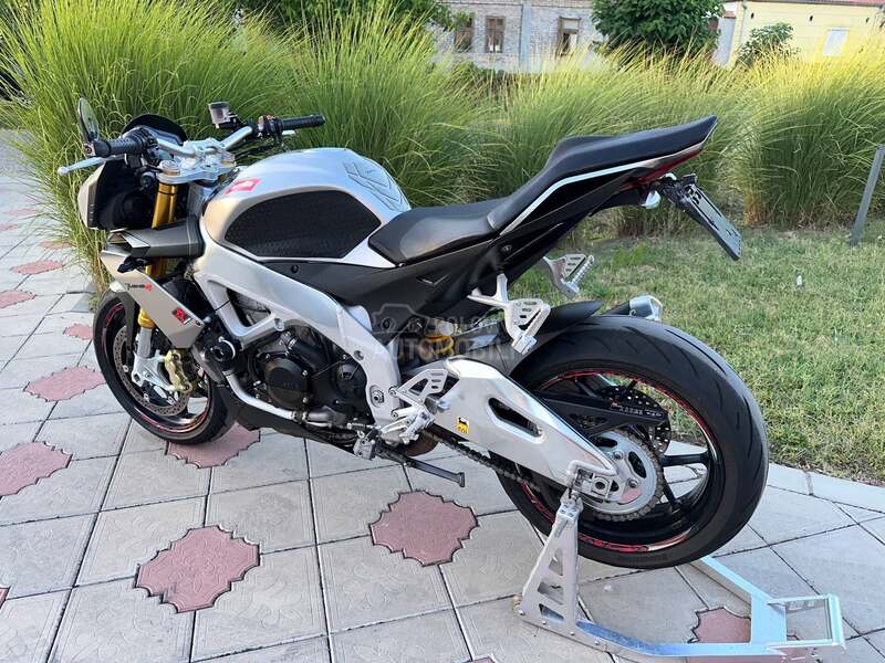 Aprilia Tuono v4 rsv