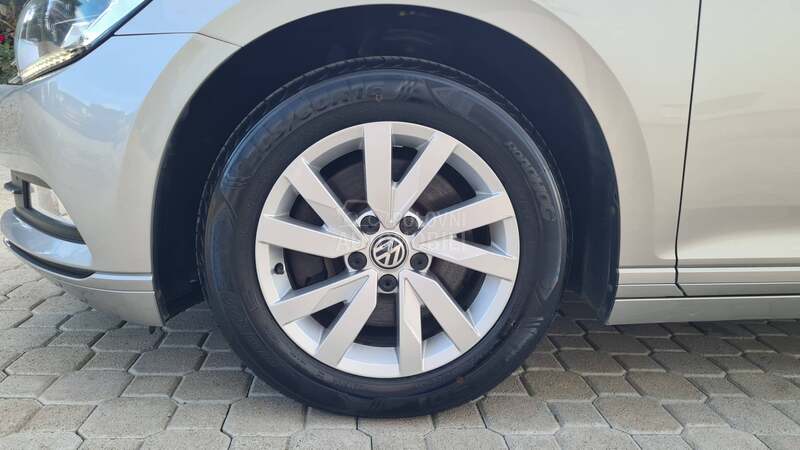 Volkswagen Passat B8 1.6TDI  BLUEMOTION