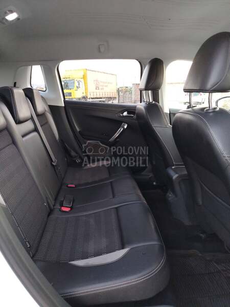 Peugeot 2008 1.6 E-HDI ALLURE