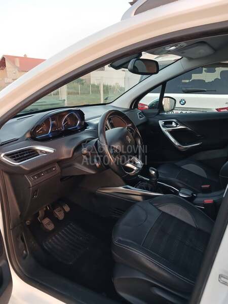 Peugeot 2008 1.6 E-HDI ALLURE