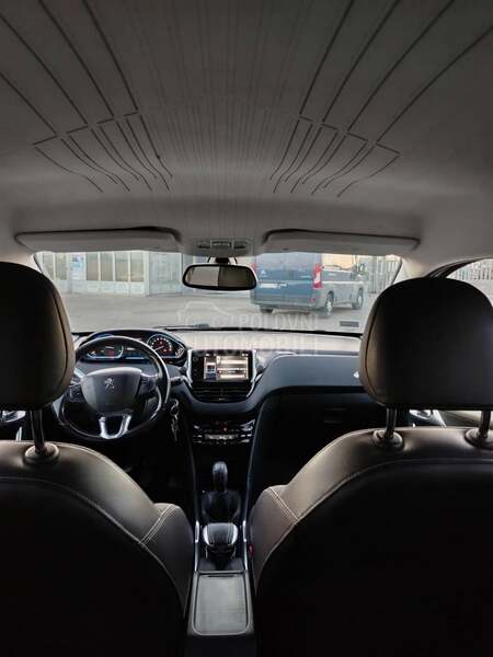 Peugeot 2008 1.6 E-HDI ALLURE