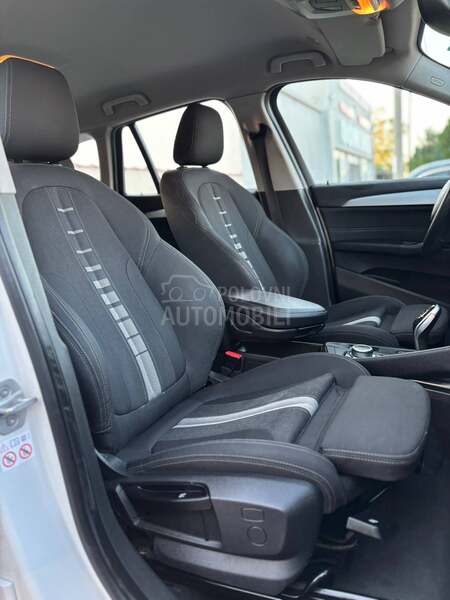 BMW X1 18d LCI AUT LED NAVl