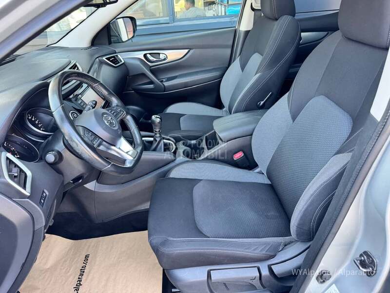 Nissan Qashqai 1.3 DIG-T N-Connecta