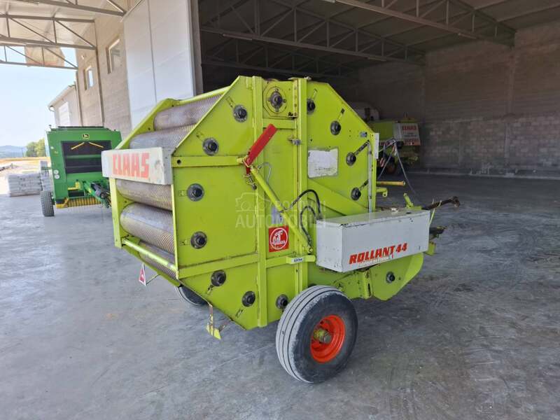 Claas Rollant 44 Dodavač Mase