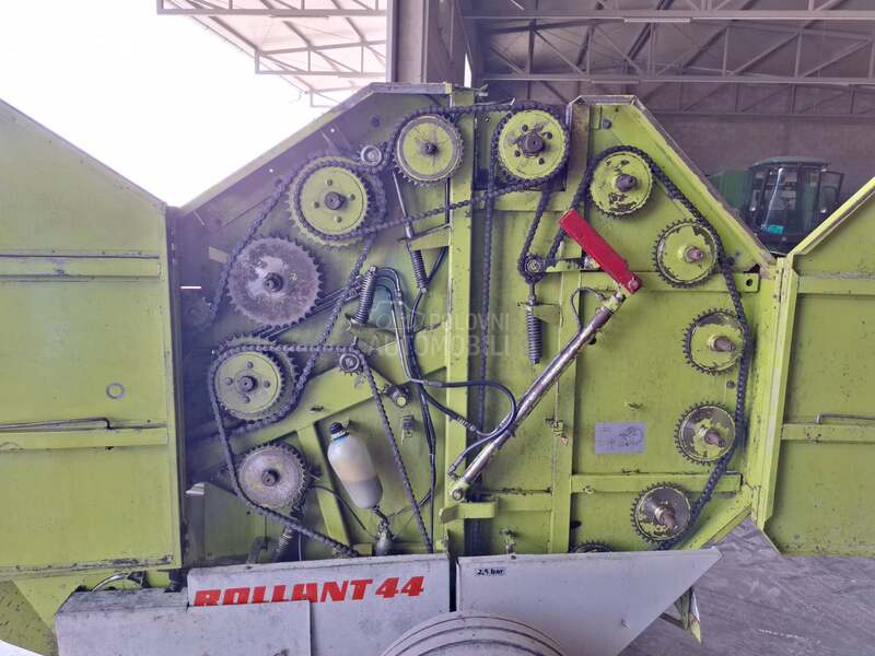 Claas Rollant 44 Dodavač Mase