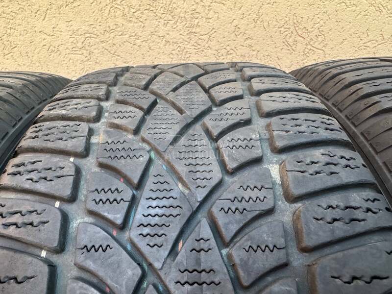 Dunlop 225/50 R18 Zimska