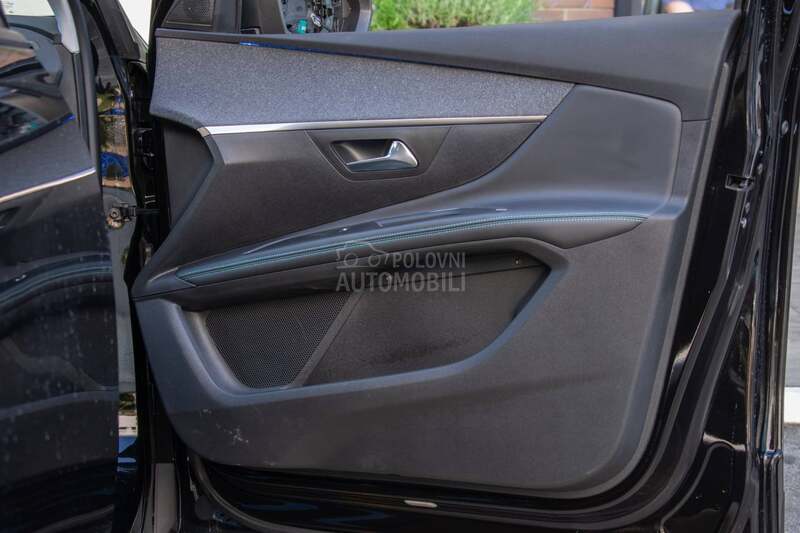 Peugeot 5008 1.5hdi ALLURE 7 sed
