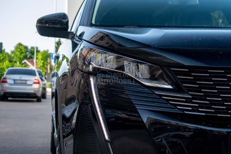 Peugeot 5008 1.5hdi ALLURE 7 sed