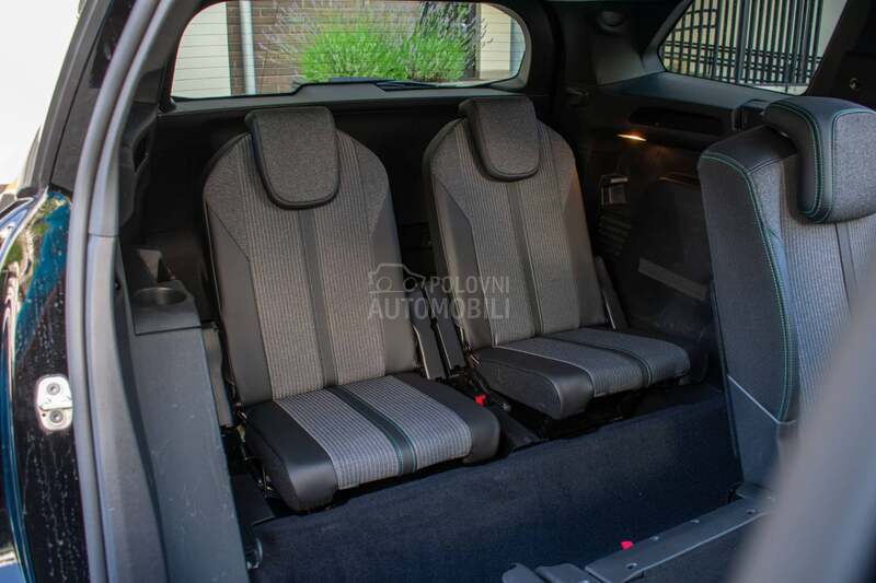 Peugeot 5008 1.5hdi ALLURE 7 sed