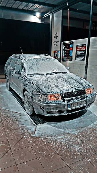 Škoda Octavia 1.6 i
