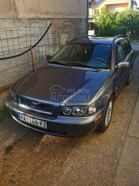 Volvo V40 