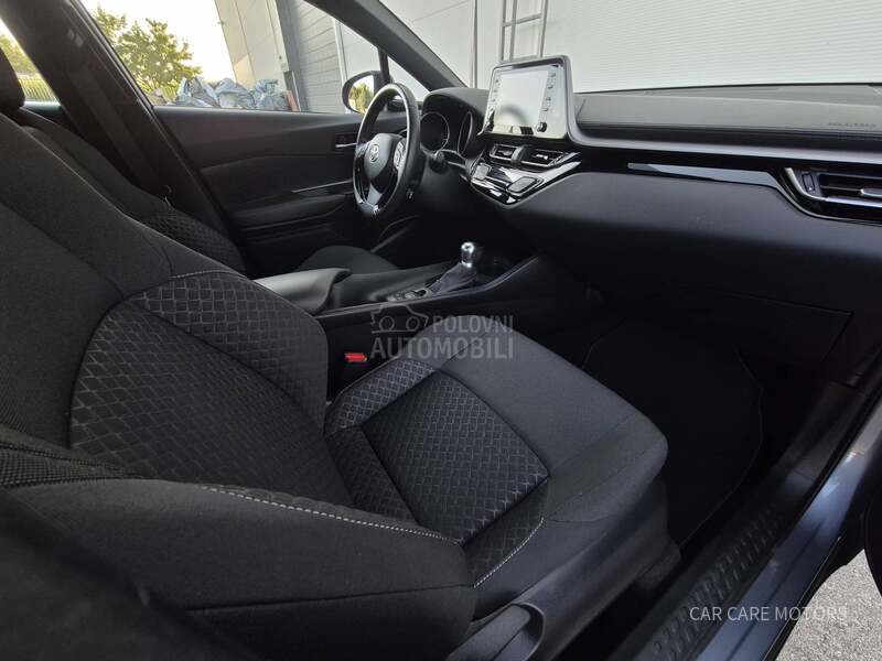 Toyota C-HR HYBRID C-ENTER