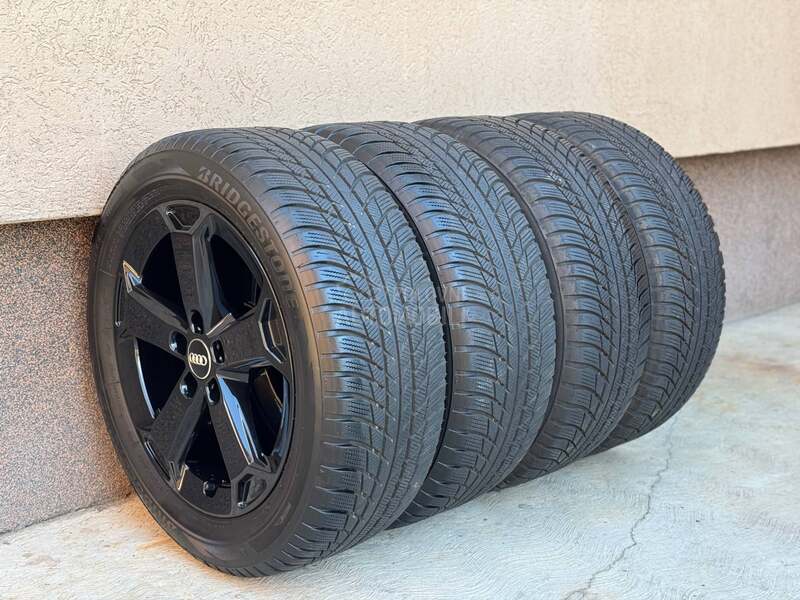Bridgestone 215/55 R17 Zimska