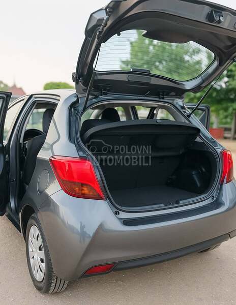 Toyota Yaris N.O.V...C.H