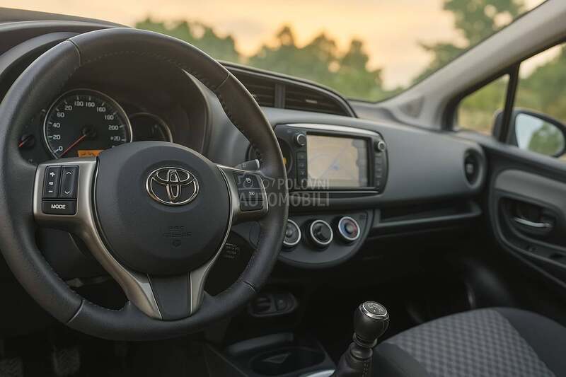Toyota Yaris N.O.V...C.H
