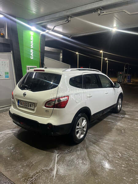 Nissan Qashqai + 2 2.0