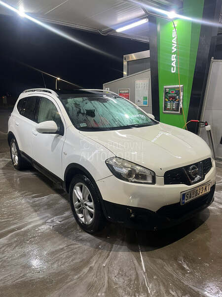 Nissan Qashqai + 2 2.0