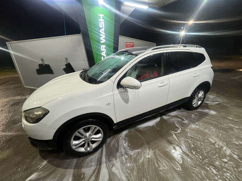 Nissan Qashqai + 2 2.0