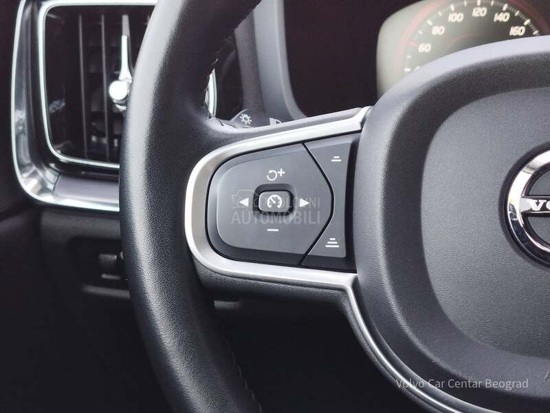 Volvo V60 2.0 D3 MOMENTUM A/T
