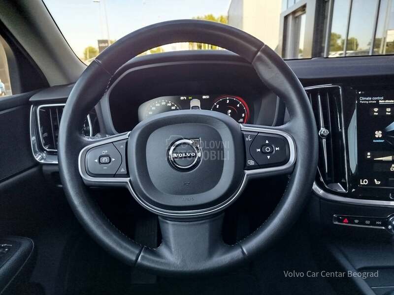 Volvo V60 2.0 D3 MOMENTUM A/T