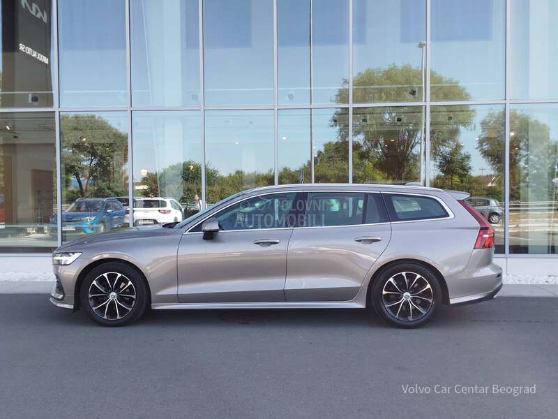 Volvo V60 2.0 D3 MOMENTUM A/T