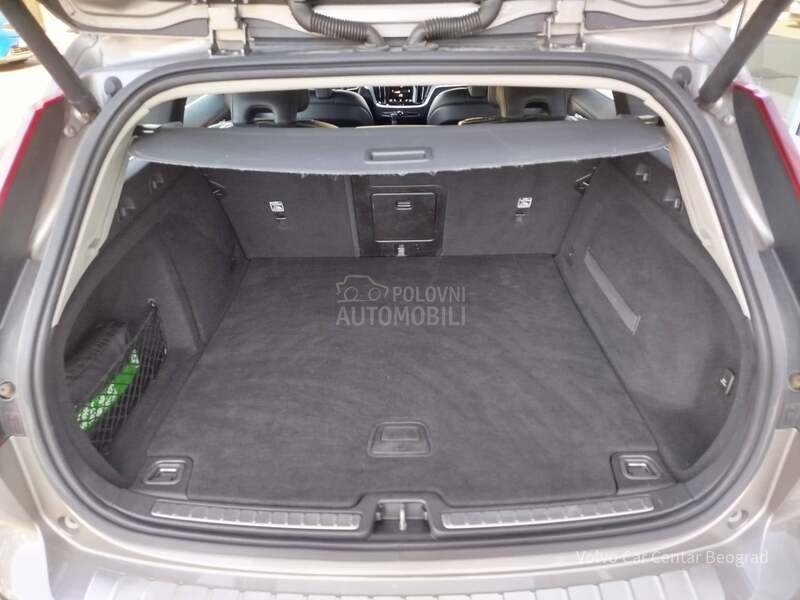 Volvo V60 2.0 D3 MOMENTUM A/T