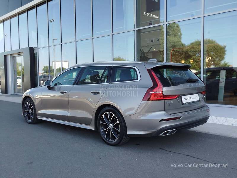 Volvo V60 2.0 D3 MOMENTUM A/T