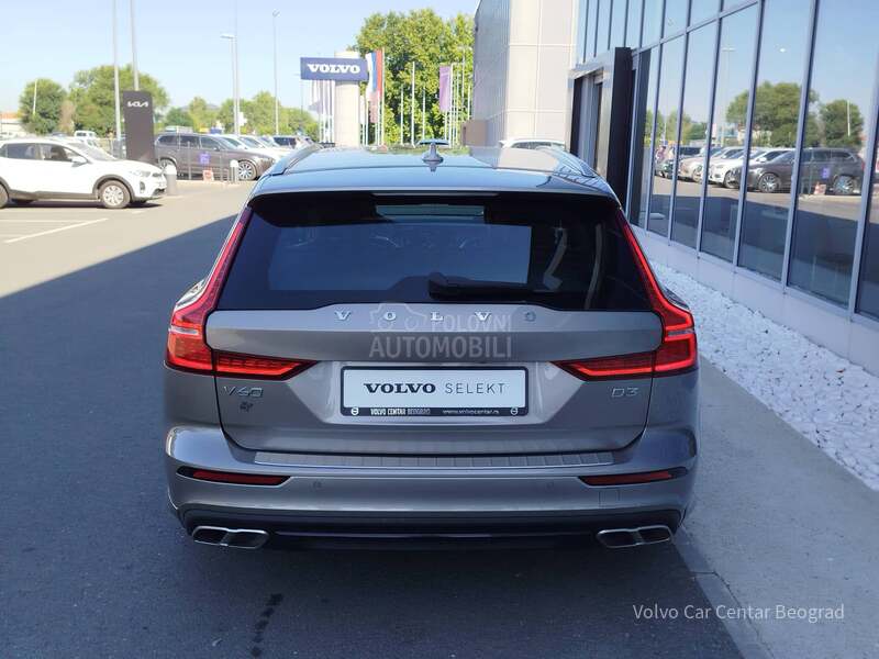 Volvo V60 2.0 D3 MOMENTUM A/T