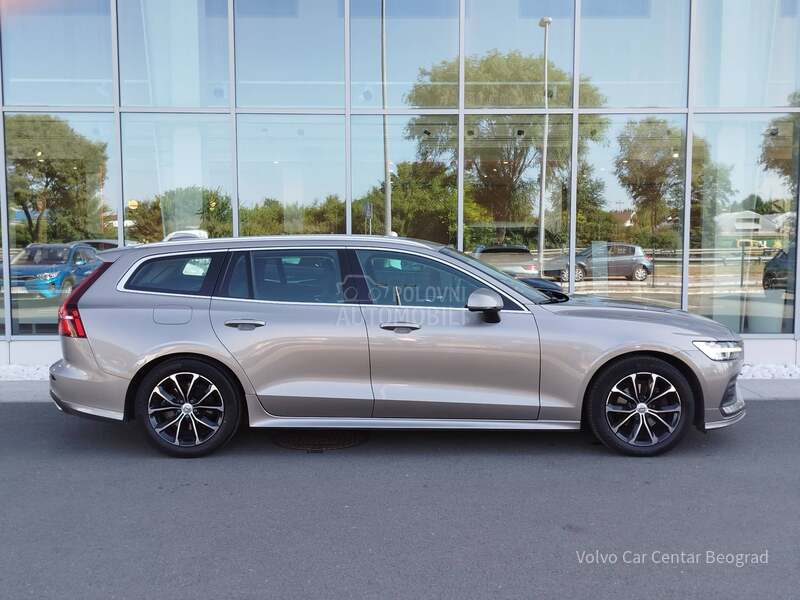 Volvo V60 2.0 D3 MOMENTUM A/T
