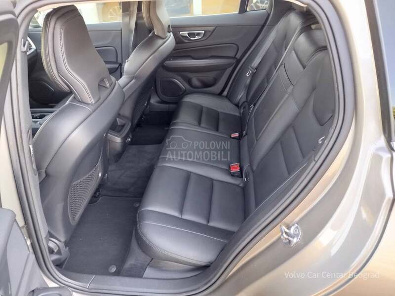 Volvo V60 2.0 D3 MOMENTUM A/T