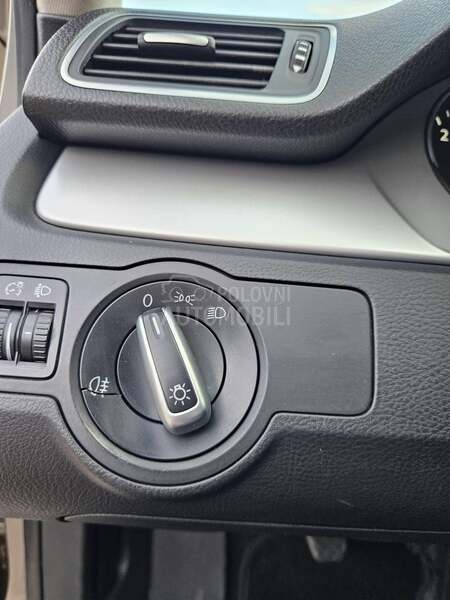Volkswagen Passat B7 1.6 TDI HIGHLINE