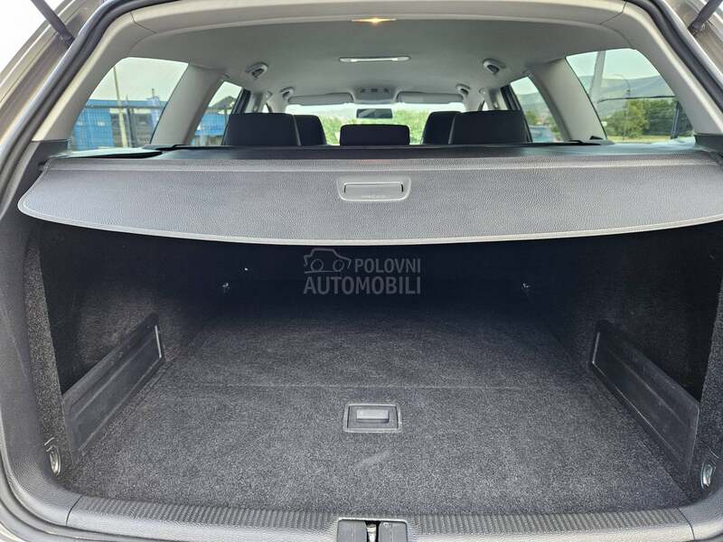 Volkswagen Passat B7 1.6 TDI HIGHLINE