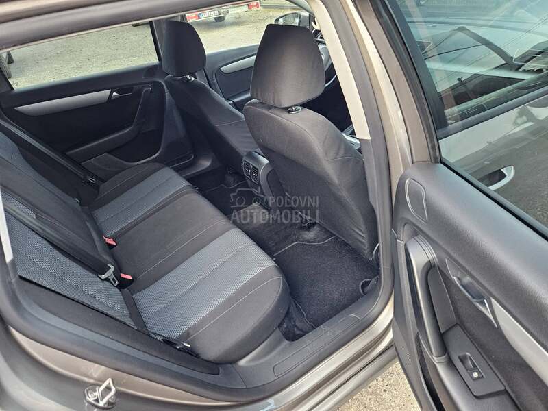 Volkswagen Passat B7 1.6 TDI HIGHLINE