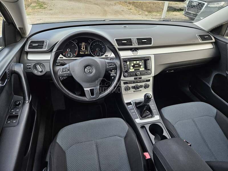 Volkswagen Passat B7 1.6 TDI HIGHLINE