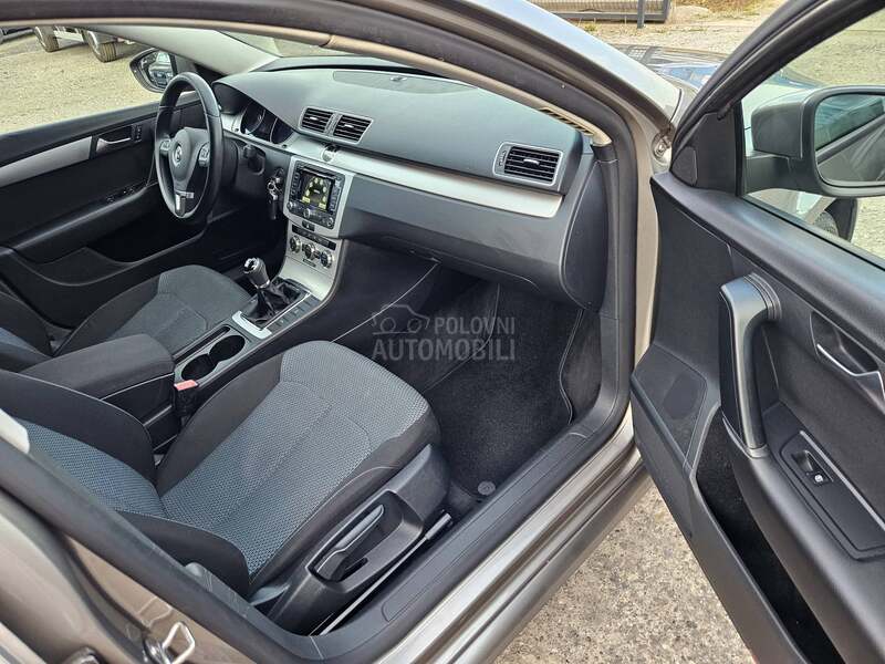 Volkswagen Passat B7 1.6 TDI HIGHLINE