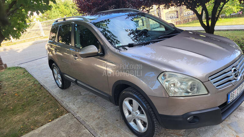 Nissan Qashqai + 2 2.0 b 4x4