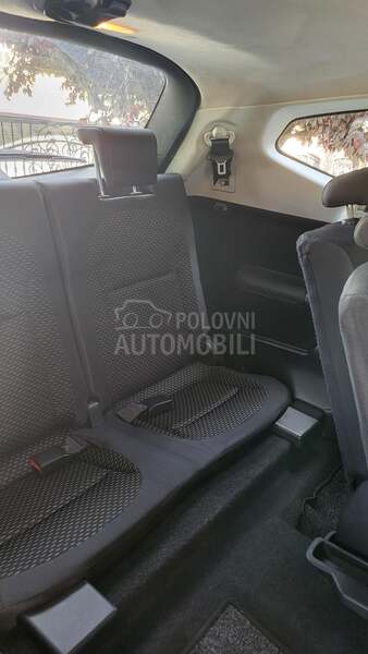 Nissan Qashqai + 2 2.0 b 4x4