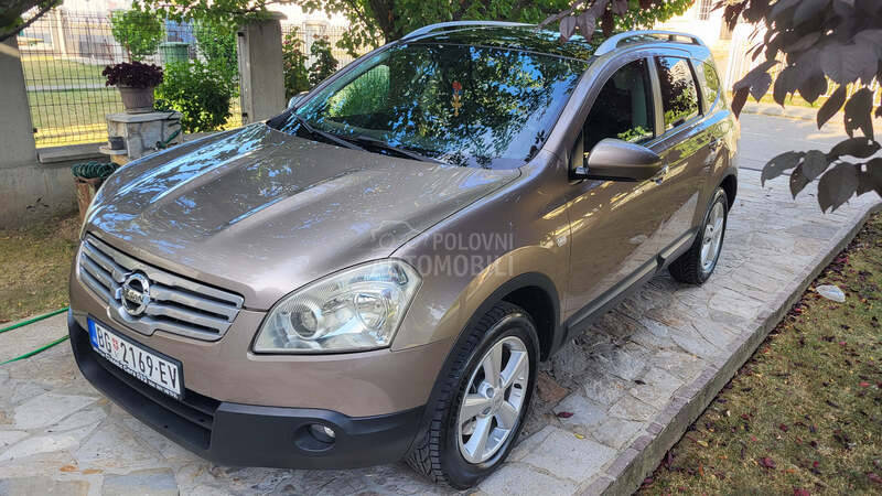 Nissan Qashqai + 2 2.0 b 4x4