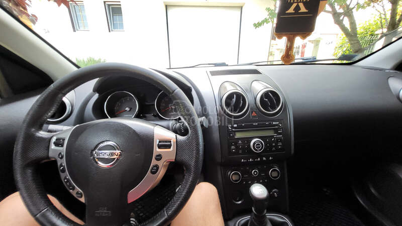 Nissan Qashqai + 2 2.0 b 4x4