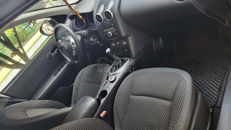 Nissan Qashqai + 2 2.0 b 4x4