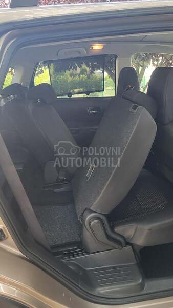 Nissan Qashqai + 2 2.0 b 4x4